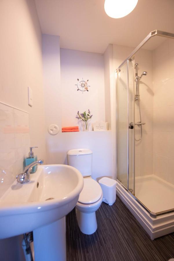 Premier - Wishaw En-Suite Apartment Zewnętrze zdjęcie