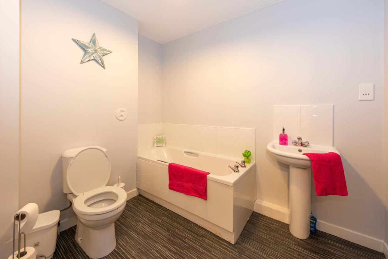Premier - Wishaw En-Suite Apartment Zewnętrze zdjęcie